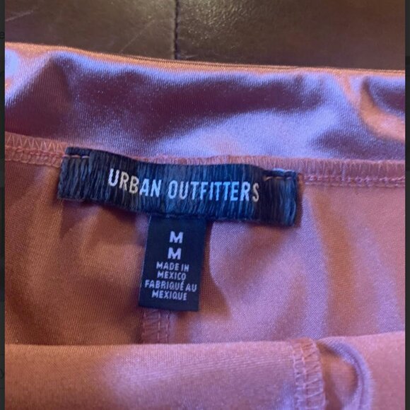 2/$20 - Urban Outfitters Grace Satin Split Hem Mini Skort in Pink - Picture 5 of 5